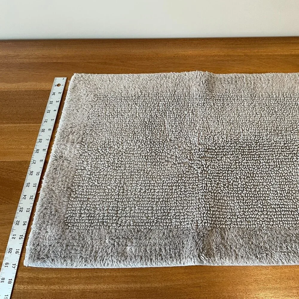 Like-new gray Sonoma bath mat, reversible shower floor rug